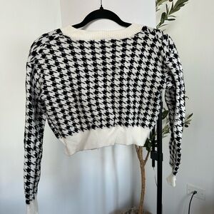 Houndstooth crop sweater